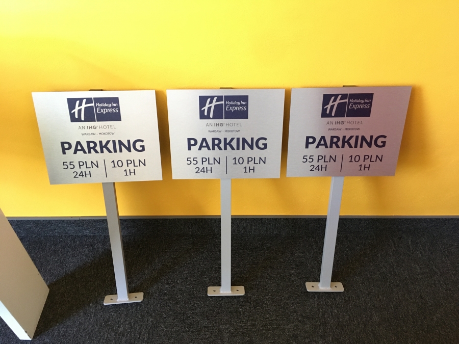 tabliczki parkingowe dla hoteli, biur. Tabliczki na słupku 